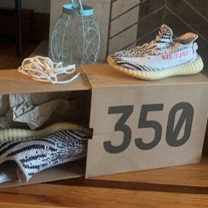 Yeezy Boost 350 V2 Zebra